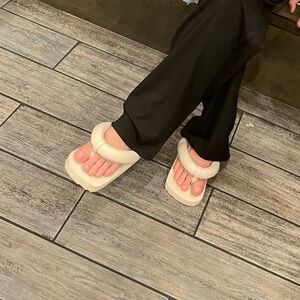 Yume yume beige suki thong sandals 40